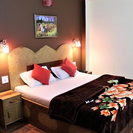 Hotel Ocean Inn Манали Экстерьер фото