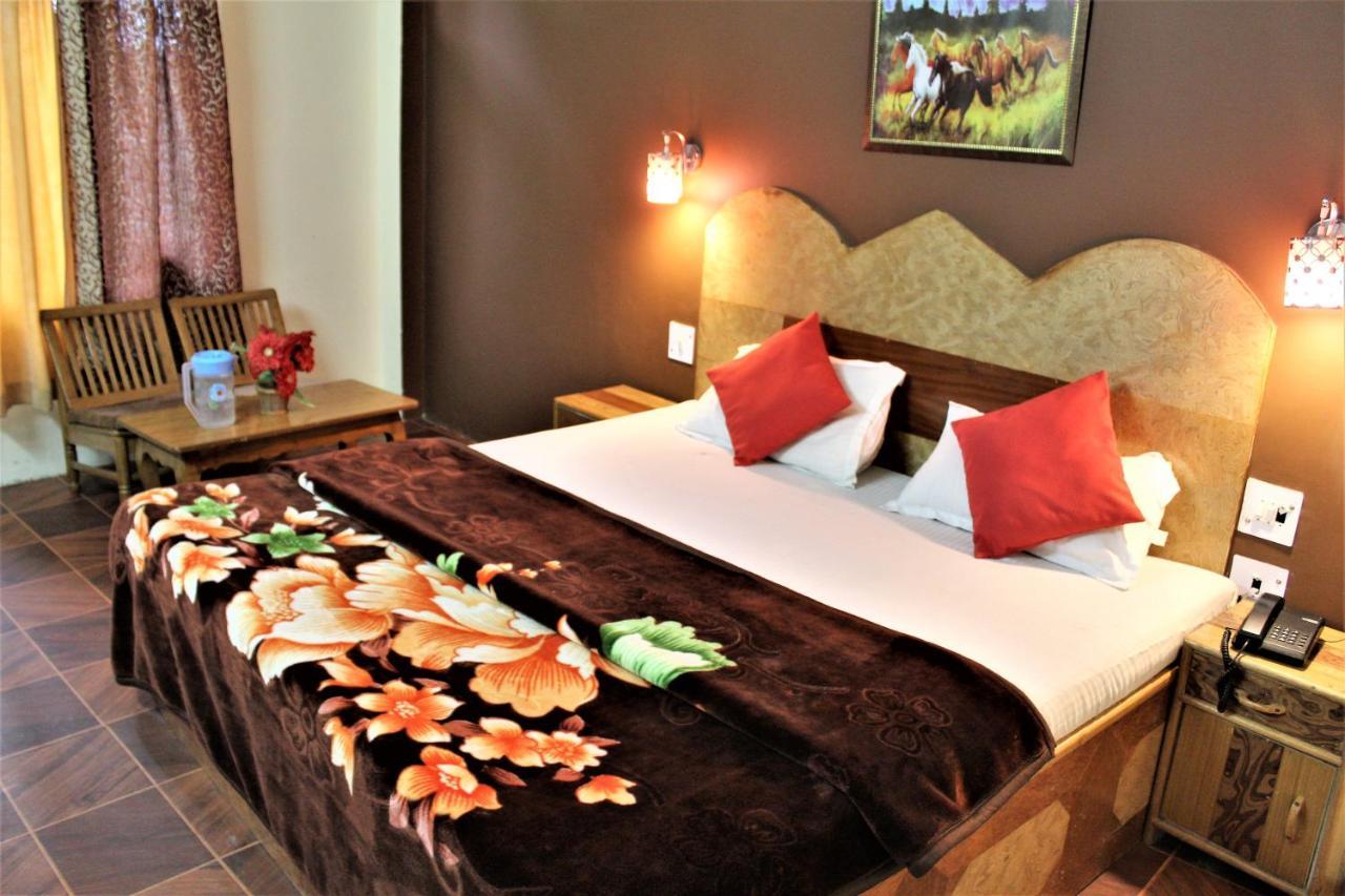 Hotel Ocean Inn Манали Экстерьер фото